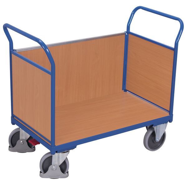 Dreiwandwagen mit Holz